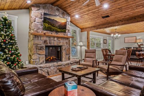 Hidden Hills Hideaway - image 4