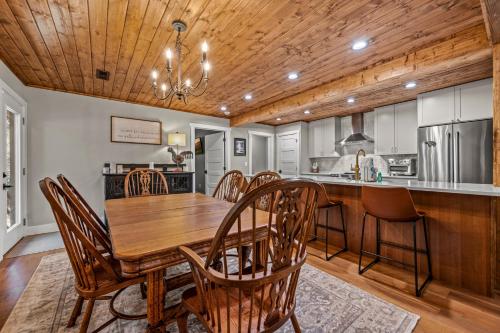 Hidden Hills Hideaway - image 7