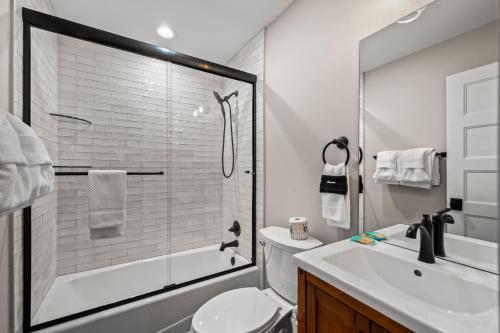 Hidden Hills Hideaway - image 11