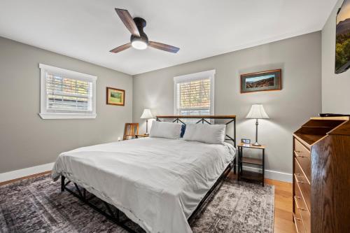 Hidden Hills Hideaway - image 13