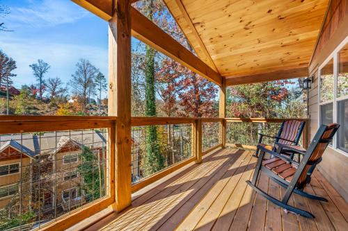 City Bear Cabin in Gatlinburg, USA