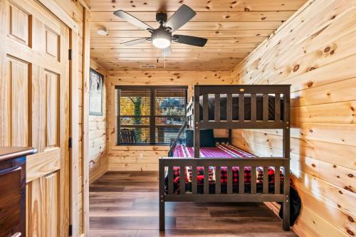 City Bear Cabin in Gatlinburg, USA