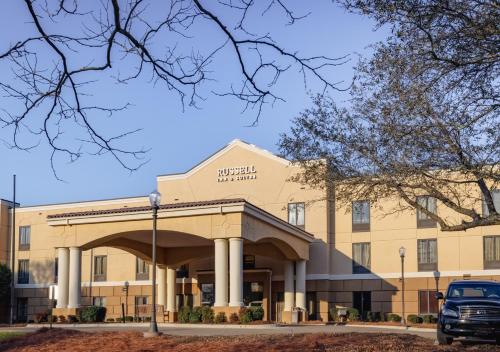 Russell Inn and Suites - Hotel - Starkville