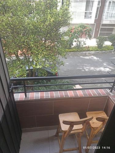 23 BELO APARTAMENTO CON BALCON EN LAURELES ESTADiO 2 HAB 2 BAÑOs, Medellín (fotografie 5)