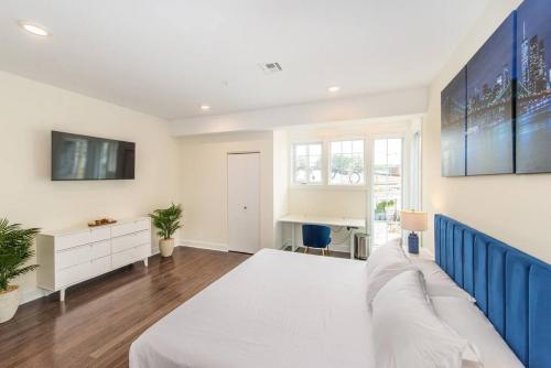Modern Condo-NYC@Fingertips in North Bergen, USA