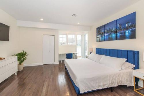 Spacious Modern Condo NYC at Fingertips Spacious Modern Condo NYC at Fingertips