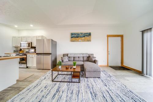 Welcoming Erie Condo with Golf and Lake Views! in Erie, USA