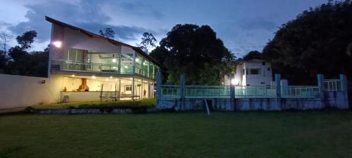 Chácara Rosa do Deserto (Chacara Rosa do Deserto) in Vila Velha