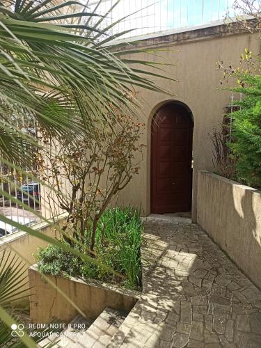 Petite maison jardin terrasse calme et verdoyant - Location saisonnière - Sèvres