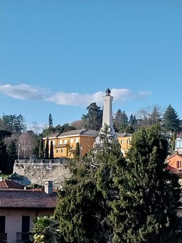 La finestra sul faro Lago Maggiore - Apartment - Besozzo