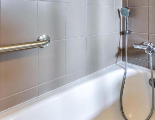 Spacious castle with garden in Aywaille