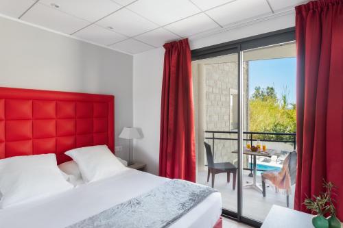 1 queen bed