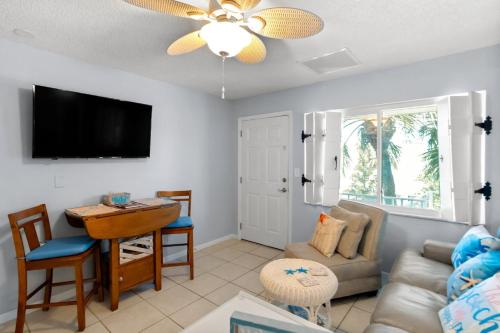 #20 Tropic Breezes Condominiums in St Pete Beach, USA