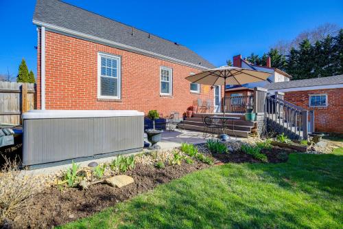 Charming Bristol Home with Hot Tub 1 Mi to Downtown in Bristol, USA
