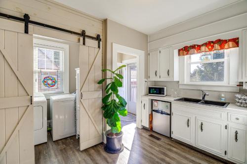 Charming Bristol Home with Hot Tub 1 Mi to Downtown in Bristol, USA