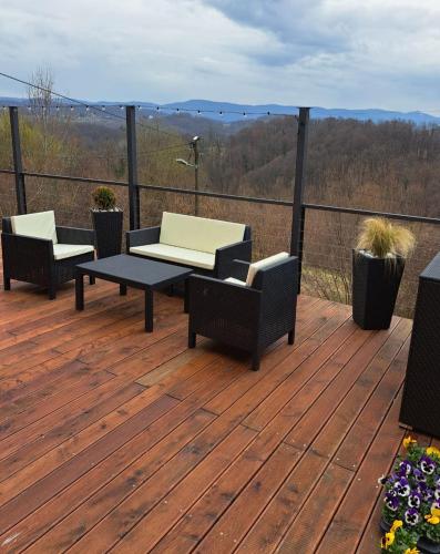 Emas House in 哥納亞斯圖貝卡