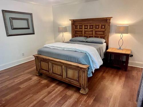 Enchanted Haven-A serene cottage in the Woodlands! in The Woodlands, USA