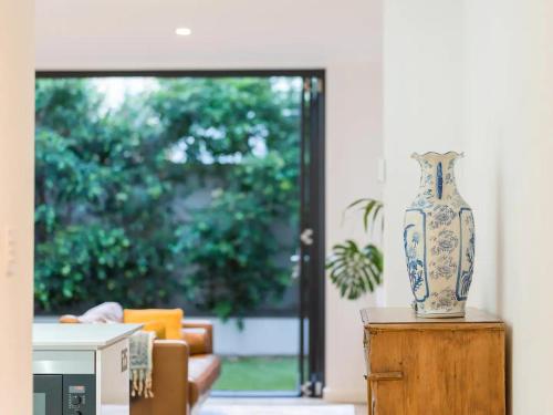 Sophisticated art deco in the heart of Toorak