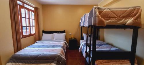 1 double bed, 2 bunk beds