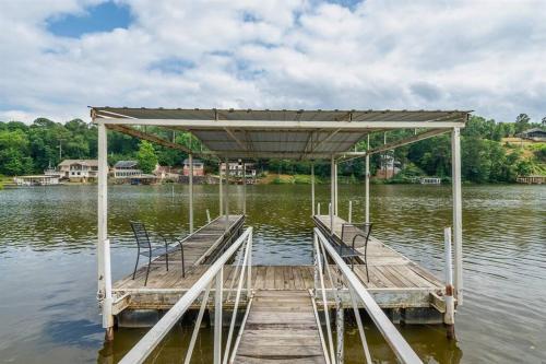 Lake Livin in Hot Springs, USA