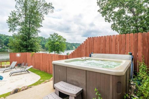 Lake Livin in Hot Springs, USA