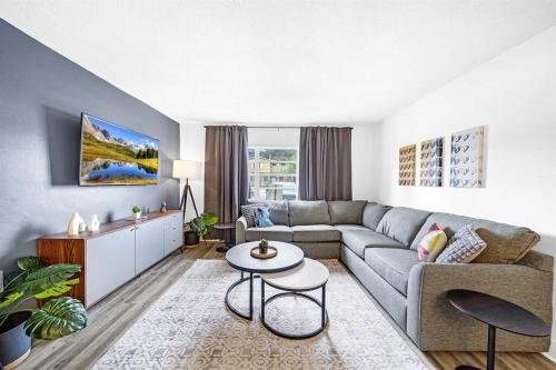 Stylish - Water View Condo - Palm Wave Says in Coconut Creek (FL)