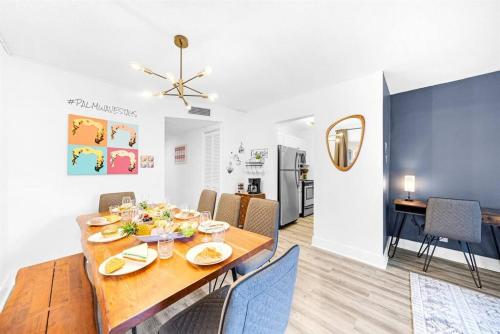 Stylish - Water View Condo - Palm Wave Says in Coconut Creek (FL)