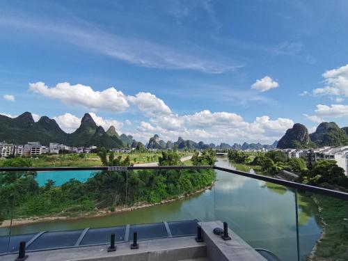 Guilin Yangshuo Waterhouse River View Villa