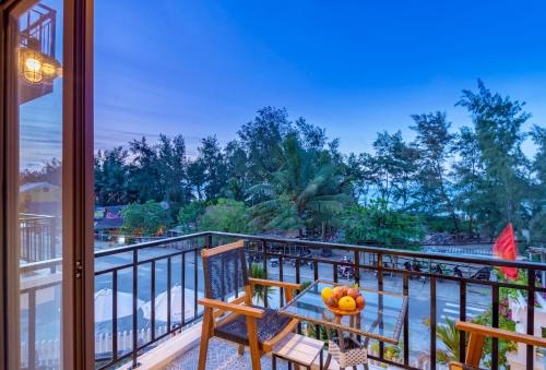 Deluxe Double Room with Sea View image 3
