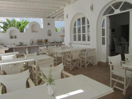 Porto Scoutari Romantic Hotel - image 14