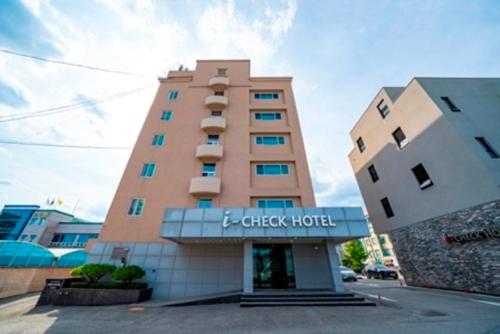 I-check Hyunjin Hotel