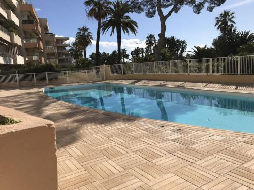 BEAU RIVAGE SAINT RAPHAEL 83700 FRANCE near La Marine