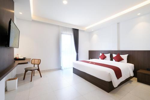Superior King Room image 4