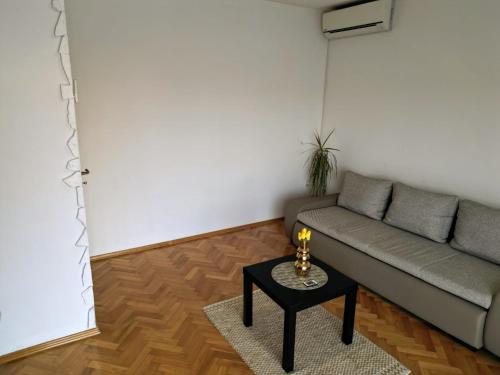 Apartment with Mountain View image 8