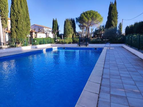 Hôtel et Appart'Hôtel Le Relais Du Val D'Orbieu (Hotel et Appart'Hotel Le Relais Du Val D'Orbieu) in Ornaisons