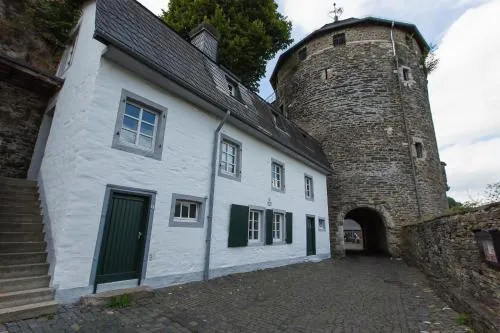 Felsenhäuschen in Monschau, Deutschland