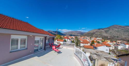 Spacious apartment overlooking Mostar