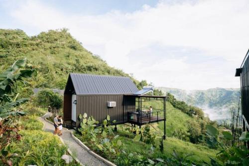 Grey Rock Mountain Cabin w/ Jacuzzi in Balamban