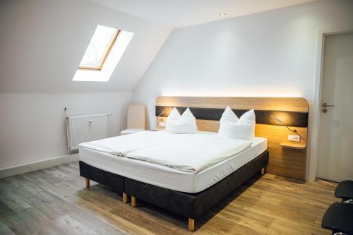 Deluxe Triple Room image 1