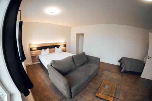 One-Bedroom Suite image 9