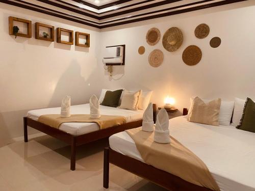 2 double beds