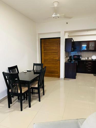 Lovish luxury villa - image 3