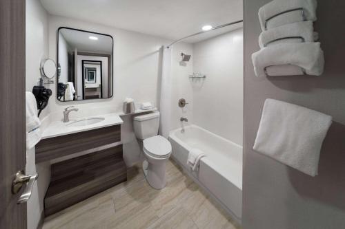 DFW Airport Hotel & Conference Center - main image