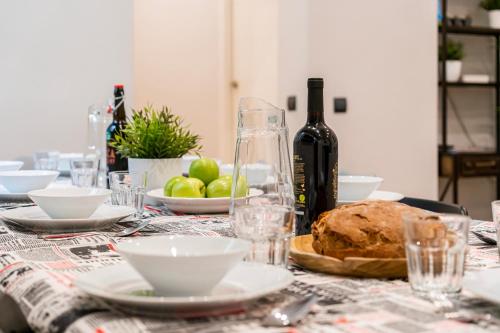 Atocha3 Superb Location - 4Bedrooms 2 Baths, Madrid