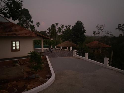 HappyDays HomeStay Wayanad in Kattikkulam