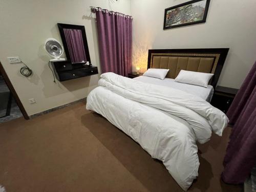 Two Bedrooms Apartment Near DHA & Airport - image 8
