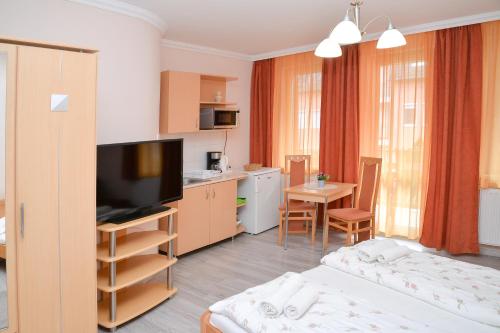 Deluxe Apartment image 6