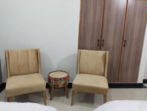 One & Two Bedrooms Apartment Near DHA & Airport - image 11