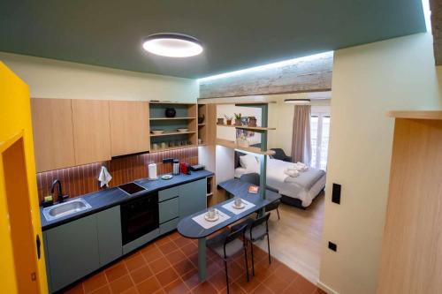 Boutique studio near Archeological Museum, Ateny