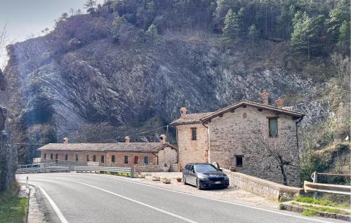 Gorgeous Apartment In Gubbio With Kitchen